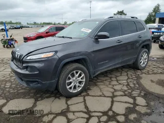 2015 Jeep Cherokee Latitude z VIN 1C4PJMCS2FW625120, wystawiony jako Copart lot #58064605 z przebiegiem 81 054 mil mil oraz Czysty tytuł • Clean title. Historia ofert i sprzedaży dostępna na DreamBid. Obrazek 1.