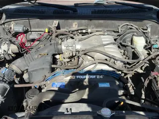 1997 Toyota 4Runner Limited z VIN JT3GN87R6V0051176, wystawiony jako Copart lot #65379855 z przebiegiem 202 225 mil mil oraz Czysty tytuł • Clean title. Historia ofert i sprzedaży dostępna na DreamBid. Obrazek 11.