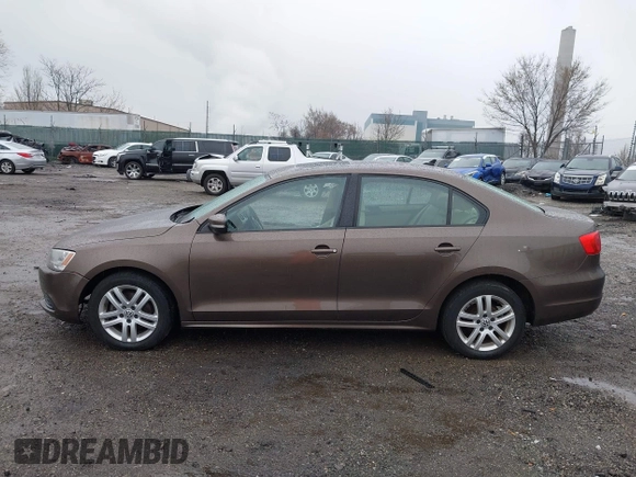 2011 Volkswagen Jetta Sedan SE w/Convenience & Sunroof PZEV with VIN 3VWDZ7AJ6BM374004, listed as a IAAI auction lot 41859636 with 236,113 mi miles. Bid and sale history available at carsss.com. Image 14.