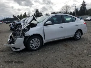 2019 Nissan Versa SV z VIN 3N1CN7AP8KL832052, wystawiony jako Copart lot #51335025 z przebiegiem Nie podano mil oraz Szkoda całkowita • Salvage title. Historia ofert i sprzedaży dostępna na DreamBid. Obrazek 1.