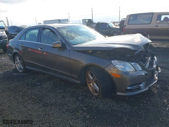 2013 Mercedes-Benz E-Class E 350 Luxury with VIN WDDHF8JB5DA761838, listed as a IAAI auction lot 41378582 with 1 mi miles. Bid and sale history available at carsss.com. Image 1.