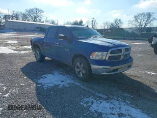 2018 Ram 1500 Big Horn z VIN 3C6RR7LG5JG203226, wystawiony jako IAAI lot #41236613 z przebiegiem 109 110 mil mil oraz . Historia ofert i sprzedaży dostępna na DreamBid. Obrazek 1.