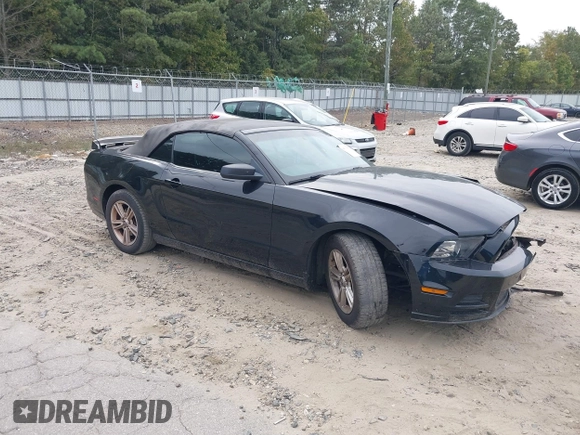 2014 Ford Mustang V6 with VIN 1ZVBP8EM4E5263548, listed as a IAAI auction lot 40331377 with 71,505 mi miles. Bid and sale history available at carsss.com. Image 1.
