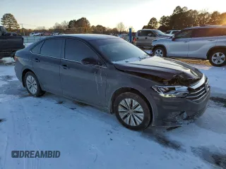 2020 Volkswagen Jetta S z VIN 3VWCB7BU0LM032705, wystawiony jako Copart lot #45926635 z przebiegiem 145 095 mil mil oraz Szkoda całkowita • Salvage title. Historia ofert i sprzedaży dostępna na DreamBid. Obrazek 4.