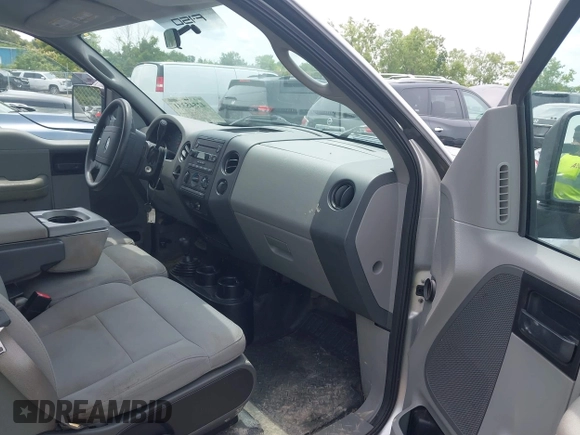 2005 Ford F-150 STX with VIN 1FTRX14W05FB41582, listed as a IAAI auction lot 42545331 with 111,555 mi miles and . Bid and sale history available at DreamBid. Image 5.