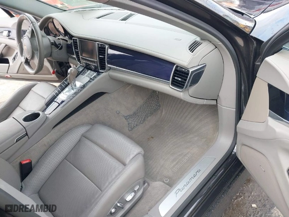 2012 Porsche Panamera with VIN WP0AA2A75CL073327, listed as a IAAI auction lot 41729676 with 83,457 mi miles. Bid and sale history available at carsss.com. Image 5.