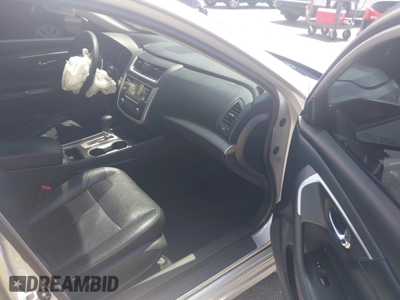 2017 Nissan Altima SV with VIN 1N4AL3AP2HC164553, listed as a IAAI auction lot 42215405 with 117,736 mi miles and . Bid and sale history available at DreamBid. Image 5.