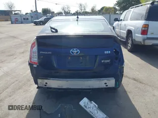 2015 Toyota Prius Four with VIN JTDKN3DU3F0421647, listed as a IAAI auction lot 41830343 with 223,297 mi miles. Bid and sale history available at carsss.com. Image 17.