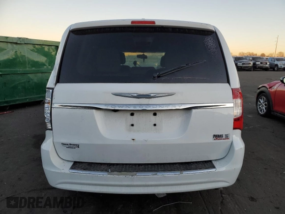 2014 Chrysler Town & Country Touring with VIN 2C4RC1BG6ER310584, listed as a Copart auction lot 82848784 with 0 mi miles and Non Repairable. Bid and sale history available at carsss.com. Image 6.