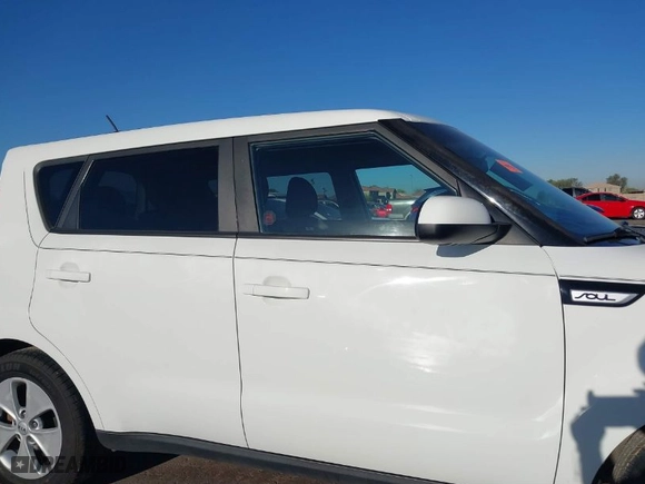 2016 Kia Soul with VIN KNDJN2A29G7396979, listed as a IAAI auction lot 41852190 with 91,981 mi miles. Bid and sale history available at carsss.com. Image 13.