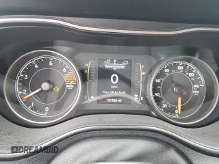 2019 Jeep Cherokee Latitude with VIN 1C4PJLCB9KD412004, listed as a Copart auction lot 61642015 with 121,336 mi miles and Salvage title. Bid and sale history available at DreamBid. Image 9.