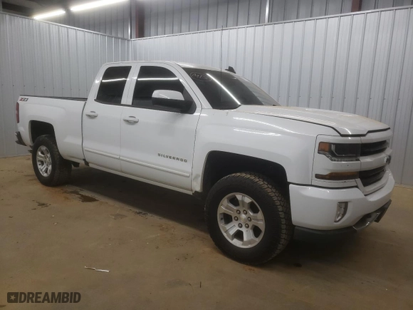 2018 Chevrolet Silverado 1500 LT with VIN 1GCVKREH6JZ138349, listed as a Copart auction lot 42260075 with 173,439 mi miles and Clean Title. Bid and sale history available at carsss.com. Image 4.