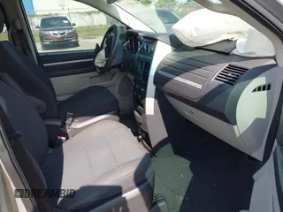 2010 Dodge Grand Caravan SE with VIN 2D4RN4DE0AR125435, listed as a IAAI auction lot 40681039 with 193,424 mi miles and . Bid and sale history available at DreamBid. Image 5.