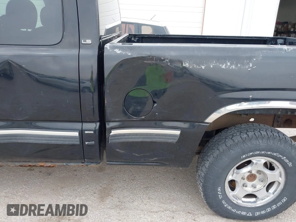 2000 Chevrolet Silverado 1500 LT with VIN 1GCEK19T9YE419272, listed as a IAAI auction lot 42068056 with 306,066 mi miles and . Bid and sale history available at DreamBid. Image 6.
