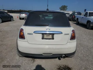 2009 MINI Cooper Hardtop with VIN WMWMF33589TT69934, listed as a Copart auction lot 43275705 with 157,482 mi miles and Clean Title. Bid and sale history available at carsss.com. Image 6.
