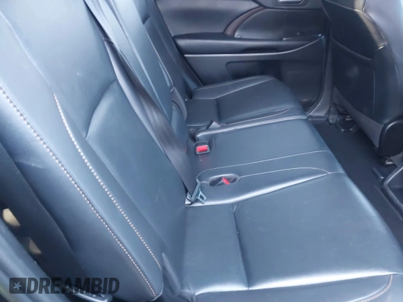 2019 Toyota Highlander SE z VIN 5TDJZRFH9KS598021, wystawiony jako IAAI lot #41764561 z przebiegiem 73 835 mil mil oraz . Historia ofert i sprzedaży dostępna na DreamBid. Obrazek 8.