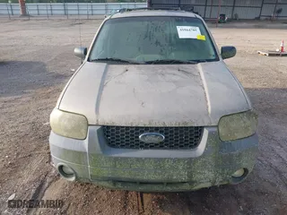 2007 Ford Escape XLT with VIN 1FMYU03187KB17315, listed as a IAAI auction lot 41864785 with 199,225 mi miles. Bid and sale history available at carsss.com. Image 12.