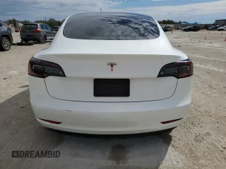 2023 Tesla Model 3 z VIN 5YJ3E1EA3PF501496, wystawiony jako Copart lot #46518735 z przebiegiem Nie podano mil oraz Nie do naprawy • Non repairable. Historia ofert i sprzedaży dostępna na DreamBid. Obrazek 6.