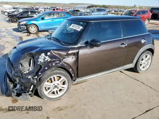 2013 MINI Hardtop S z VIN WMWSV3C50DT392188, wystawiony jako Copart lot #46510255 z przebiegiem Nie podano mil oraz Czysty tytuł • Clean title. Historia ofert i sprzedaży dostępna na DreamBid. Obrazek 1.