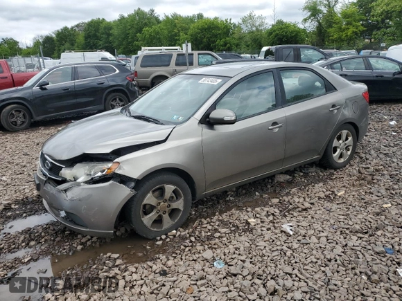 2010 Kia Forte EX z VIN KNAFU4A2XA5250756, wystawiony jako Copart lot #58743405 z przebiegiem 204 266 mil mil oraz Szkoda całkowita • Salvage title. Historia ofert i sprzedaży dostępna na DreamBid. Obrazek 1.