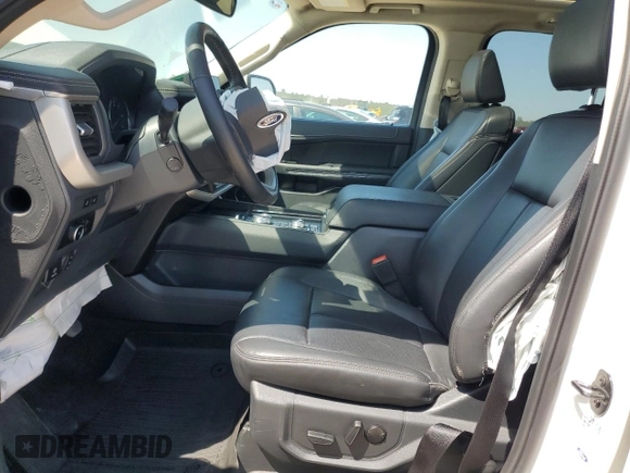 2024 Ford Expedition XLT with VIN 1FMJU1J84REA06771, listed as a Copart auction lot 52702185 with 20,995 mi miles and Salvage Title. Bid and sale history available at carsss.com. Image 7.
