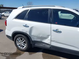 2014 Kia Sorento LX with VIN 5XYKTDA73EG471659, listed as a IAAI auction lot 41704991 with 118,617 mi miles. Bid and sale history available at carsss.com. Image 6.