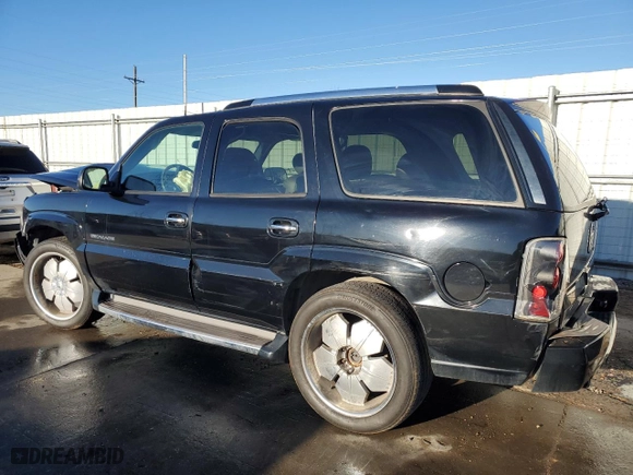 2004 Cadillac Escalade with VIN 1GYEK63N44R247737, listed as a Copart auction lot 86398794 with 233,113 mi miles and Salvage Title. Bid and sale history available at carsss.com. Image 2.