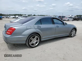 2013 Mercedes-Benz S 550 z VIN WDDNG7DB8DA517526, wystawiony jako Copart lot #53884865 z przebiegiem 119 398 mil mil oraz Nie do naprawy • Non repairable. Historia ofert i sprzedaży dostępna na DreamBid. Obrazek 3.