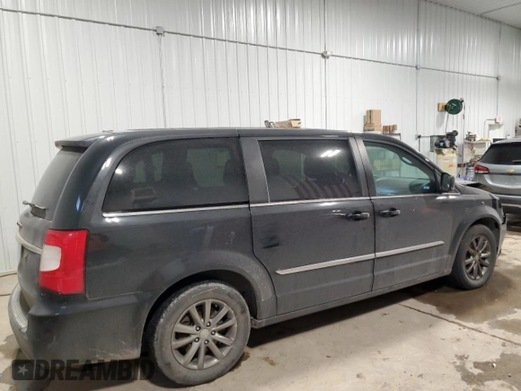 2015 Chrysler Town & Country S with VIN 2C4RC1HG4FR572726, listed as a Copart auction lot 86858984 with 140,033 mi miles and Salvage Title. Bid and sale history available at DreamBid. Image 3.