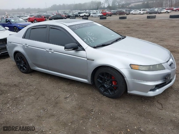 2008 Acura TL Type-S with VIN 19UUA76518A026625, listed as a IAAI auction lot 41901323 with 203,472 mi miles. Bid and sale history available at carsss.com. Image 1.
