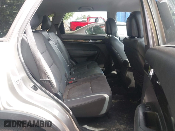 2013 Kia Sorento EX с VIN 5XYKU3A62DG371176, выставлен на аукционе IAAI как лот 42469423 с пробегом 199 505 миль миль и . История ставок и продаж доступна на DreamBid. Изображение 8.
