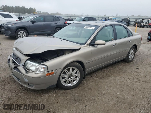 2005 Volvo S80 with VIN YV1TS592551403895, listed as a Copart auction lot 79844514 with 150,592 mi miles and Salvage Title. Bid and sale history available at carsss.com. Image 1.