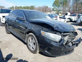 2018 Ford Police Interceptor Sedan with VIN 1FAHP2MK6JG104397, listed as a IAAI auction lot 41630443 with 86,257 mi miles. Bid and sale history available at carsss.com. Image 1.