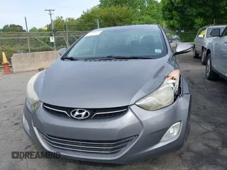 2013 Hyundai Elantra Limited z VIN 5NPDH4AEXDH384227, wystawiony jako IAAI lot #42106321 z przebiegiem 145 862 mil mil oraz . Historia ofert i sprzedaży dostępna na DreamBid. Obrazek 12.