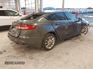 2019 Ford Fusion SE with VIN 3FA6P0HD0KR193692, listed as a IAAI auction lot 41081951 with Not Provided miles and . Bid and sale history available at carsss.com. Image 4.