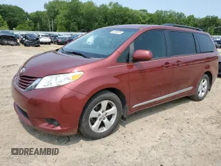2017 Toyota Sienna LE Auto Access Seat с VIN 5TDKZ3DC3HS895805, выставлен на аукционе Copart как лот 56486875 с пробегом 173 902 миль миль и Списание • Salvage title. История ставок и продаж доступна на DreamBid. Изображение 1.