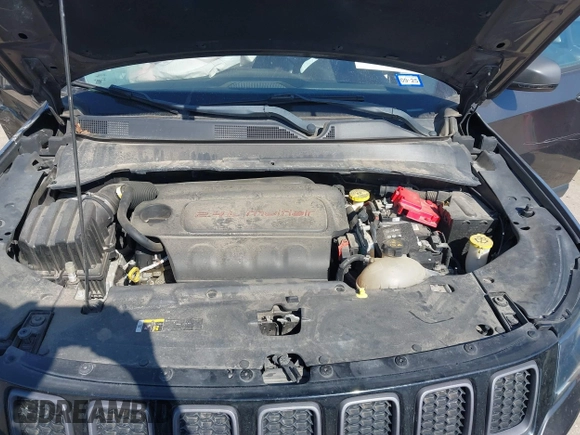 2019 Jeep Compass Trailhawk with VIN 3C4NJDDBXKT811171, listed as a IAAI auction lot 41786708 with 107,697 mi miles and . Bid and sale history available at carsss.com. Image 10.