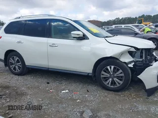 2017 Nissan Pathfinder SV z VIN 5N1DR2MN9HC656258, wystawiony jako IAAI lot #41010118 z przebiegiem 154 944 mil mil oraz . Historia ofert i sprzedaży dostępna na DreamBid. Obrazek 13.