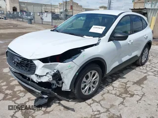 2025 Ford Escape Active z VIN 1FMCU0GN7SUA03259, wystawiony jako IAAI lot #41899036 z przebiegiem 189 mil mil oraz . Historia ofert i sprzedaży dostępna na DreamBid. Obrazek 18.