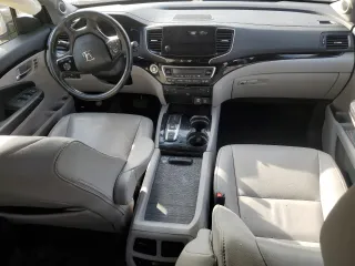 2019 Honda Pilot Touring 7-Passenger with VIN 5FNYF6H63KB094831, listed as a Copart auction lot 42200975 with 81,628 mi miles and Salvage Title. Bid and sale history available at DreamBid. Image 8.