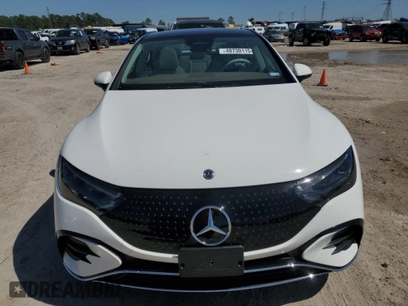 2024 Mercedes-Benz EQE 350+ z VIN W1KEG2BB4RF060472, wystawiony jako Copart lot #48730115 z przebiegiem 1 090 mil mil oraz Szkoda całkowita • Salvage title. Historia ofert i sprzedaży dostępna na DreamBid. Obrazek 5.