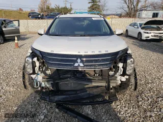 2024 Mitsubishi Outlander ES with VIN JA4J4UA82RZ063396, listed as a Copart auction lot 77793594 with 17,829 mi miles and Salvage Title. Bid and sale history available at carsss.com. Image 5.