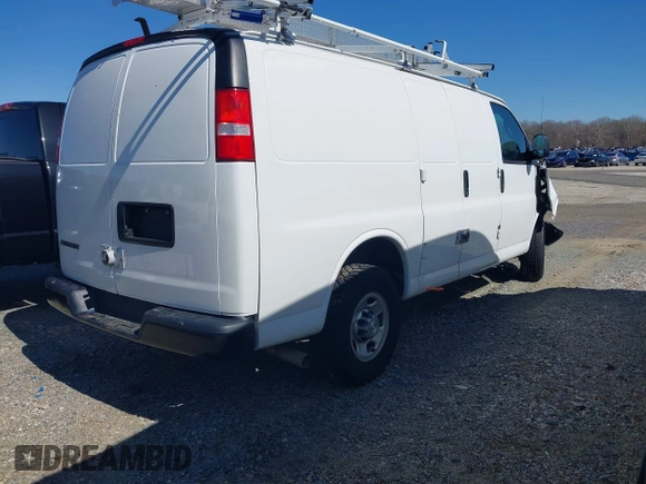 2020 Chevrolet City Express Cargo z VIN 1GCZGGFG9L1173224, wystawiony jako IAAI lot #41863058 z przebiegiem 20 mil mil oraz . Historia ofert i sprzedaży dostępna na DreamBid. Obrazek 4.