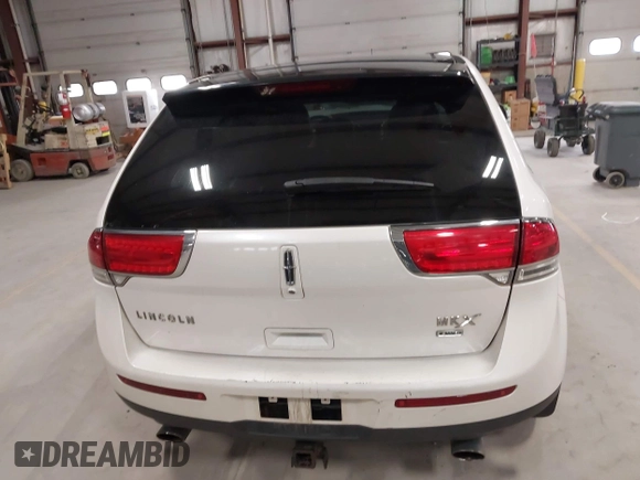 2011 Lincoln MKX with VIN 2LMDJ8JK8BBJ32602, listed as a IAAI auction lot 41967983 with 212,547 mi miles. Bid and sale history available at carsss.com. Image 16.