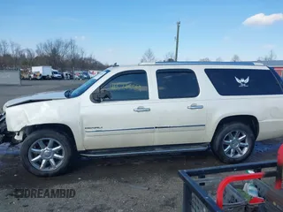 2010 GMC Yukon XL Denali with VIN 1GKUKMEF6AR157775, listed as a IAAI auction lot 41521509 with 201,836 mi miles. Bid and sale history available at carsss.com. Image 14.