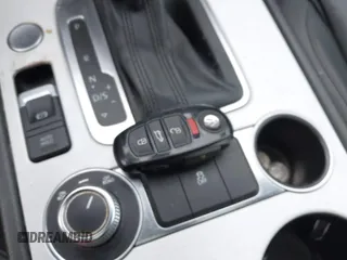 2017 Volkswagen Touareg Wolfsburg Edition с VIN WVGRF7BP3HD004486, выставлен на аукционе IAAI как лот 41759564 с пробегом 90 722 миль миль и . История ставок и продаж доступна на DreamBid. Изображение 11.