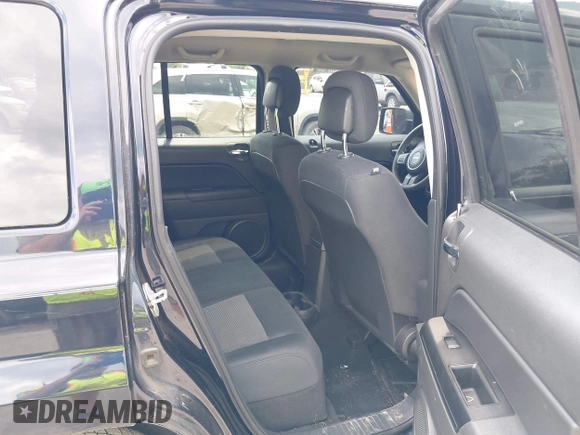 2011 Jeep Patriot Latitude z VIN 1J4NF1GB2BD149145, wystawiony jako IAAI lot #42467760 z przebiegiem 91 935 mil mil oraz . Historia ofert i sprzedaży dostępna na DreamBid. Obrazek 8.