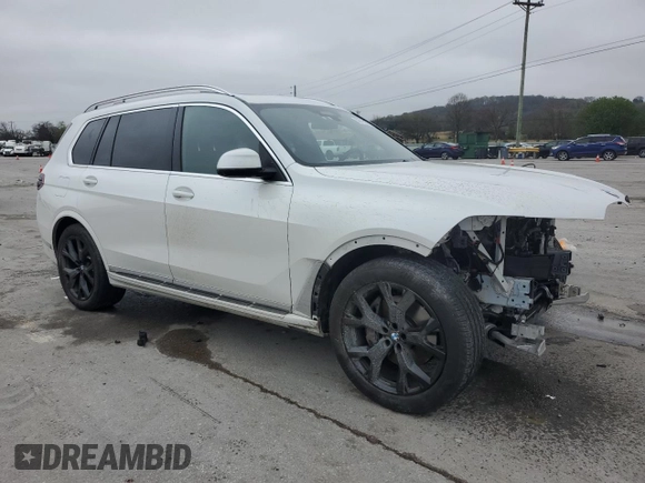 2024 BMW X7 xDrive40i z VIN 5UX23EM06R9S67707, wystawiony jako Copart lot #50916935 z przebiegiem 27 958 mil mil oraz Szkoda całkowita • Salvage title. Historia ofert i sprzedaży dostępna na DreamBid. Obrazek 4.