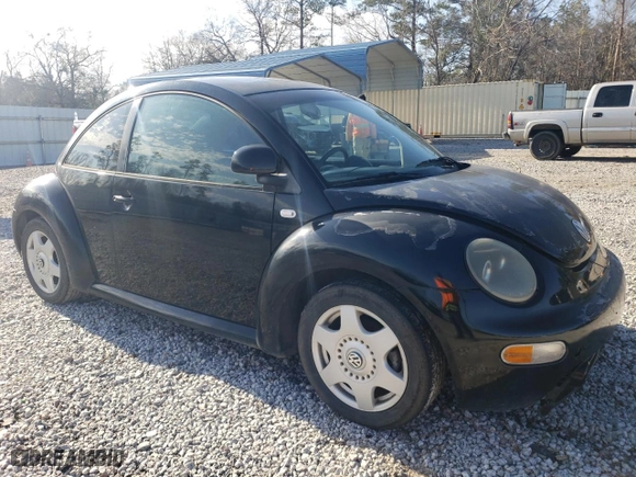 2000 Volkswagen New Beetle GLS with VIN 3VWCA21C7YM417670, listed as a Copart auction lot 44260515 with NaN miles and Non Repairable. Bid and sale history available at carsss.com. Image 4.