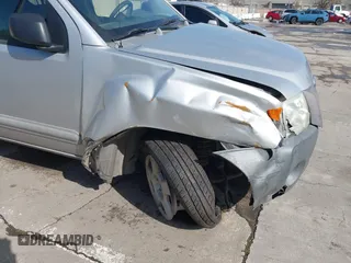 2005 Nissan Xterra S with VIN 5N1AN08U25C617723, listed as a IAAI auction lot 41588610 with Not Provided miles. Bid and sale history available at carsss.com. Image 6.